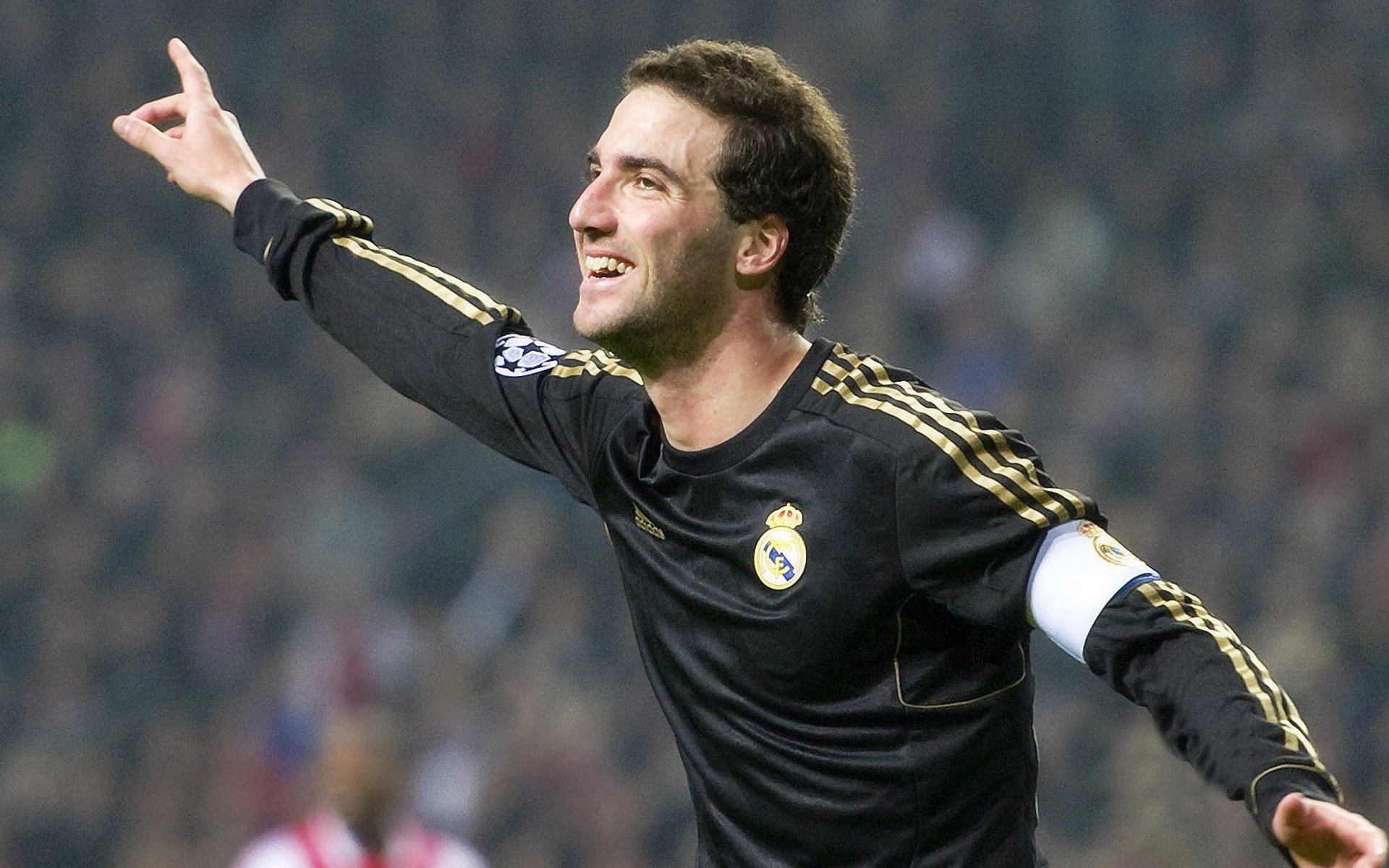 年薪5400万，率队跌至西部倒数！一手好牌打得稀烂，这笔交易血亏